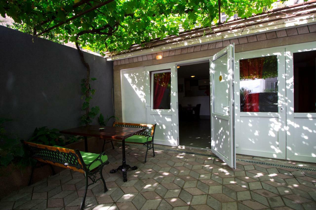 Mrkonjic Branko & Marija Apartmani Омиш Экстерьер фото