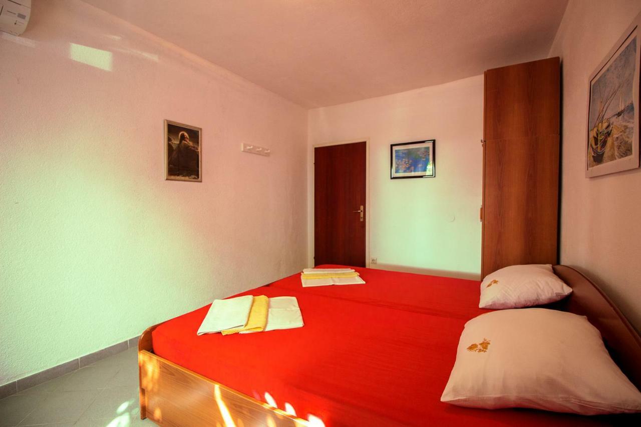 Mrkonjic Branko & Marija Apartmani Омиш Экстерьер фото