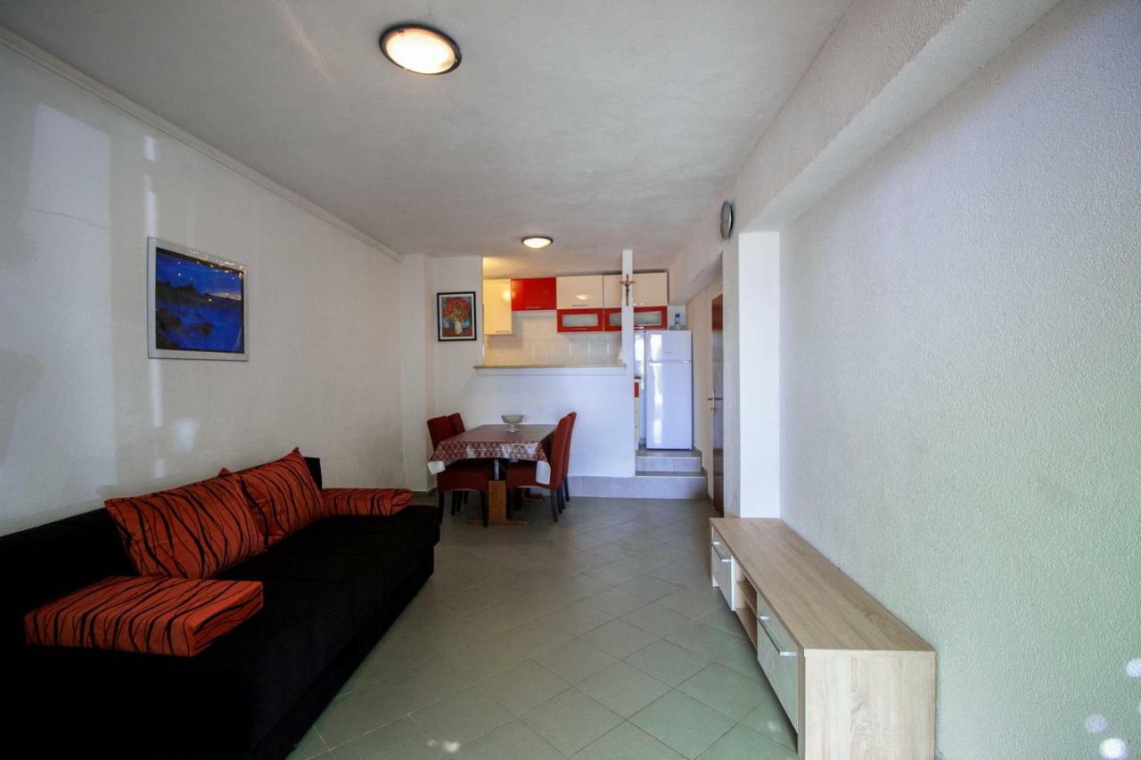 Mrkonjic Branko & Marija Apartmani Омиш Экстерьер фото