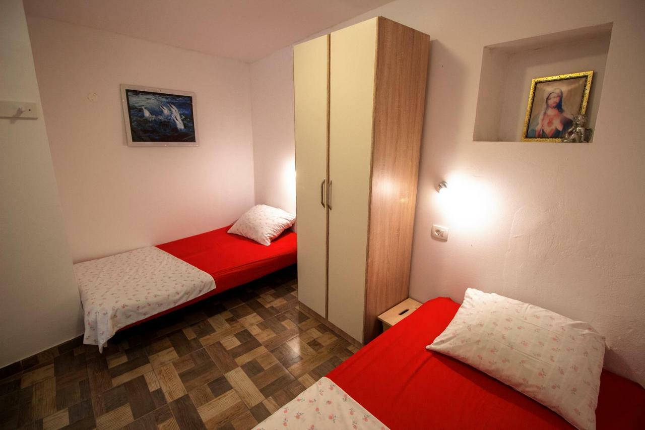 Mrkonjic Branko & Marija Apartmani Омиш Экстерьер фото