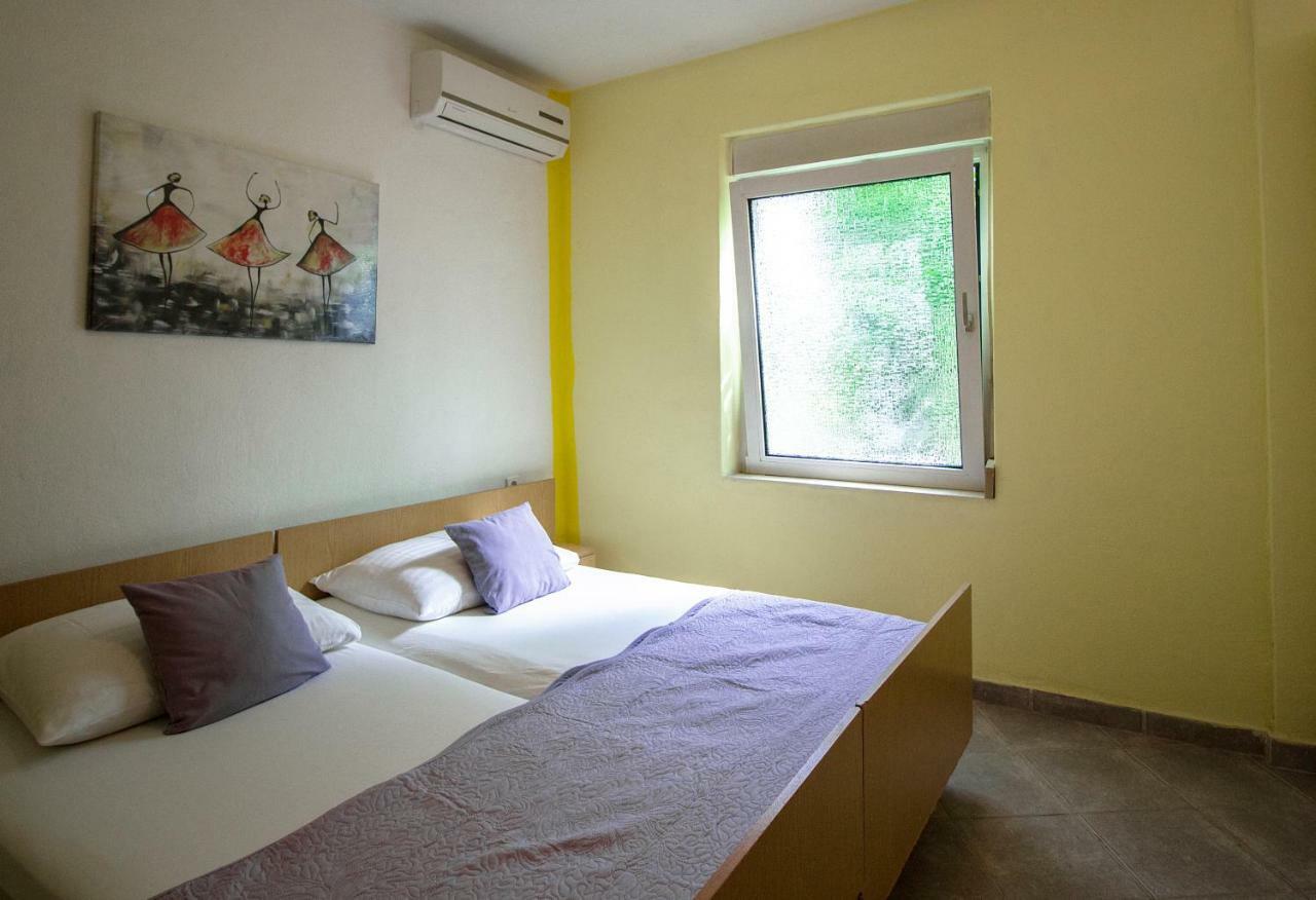 Mrkonjic Branko & Marija Apartmani Омиш Экстерьер фото