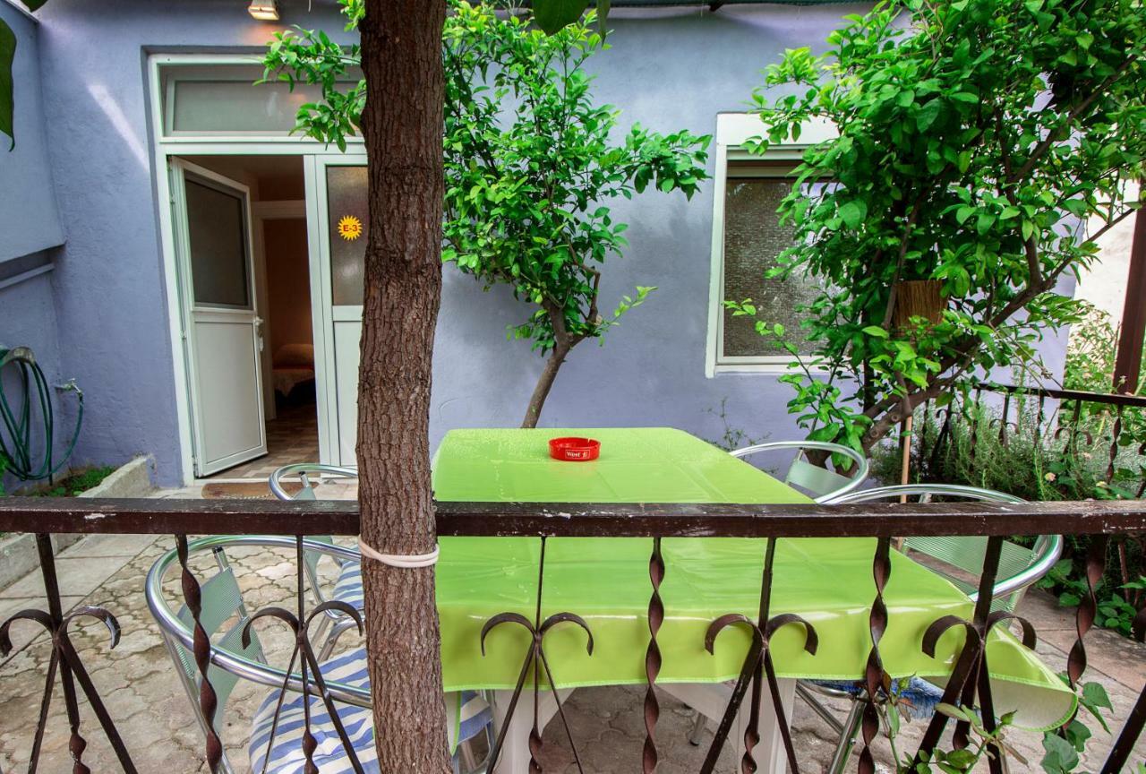 Mrkonjic Branko & Marija Apartmani Омиш Экстерьер фото