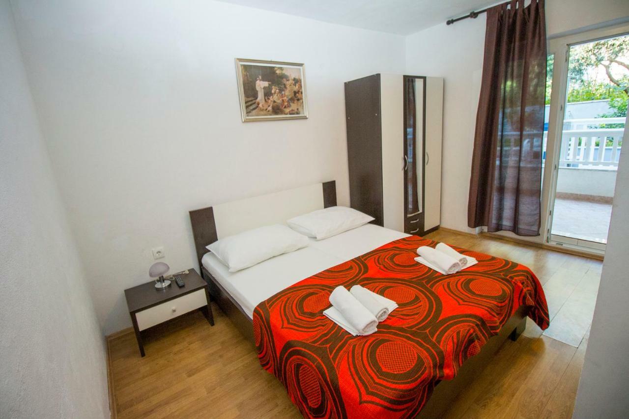 Mrkonjic Branko & Marija Apartmani Омиш Экстерьер фото
